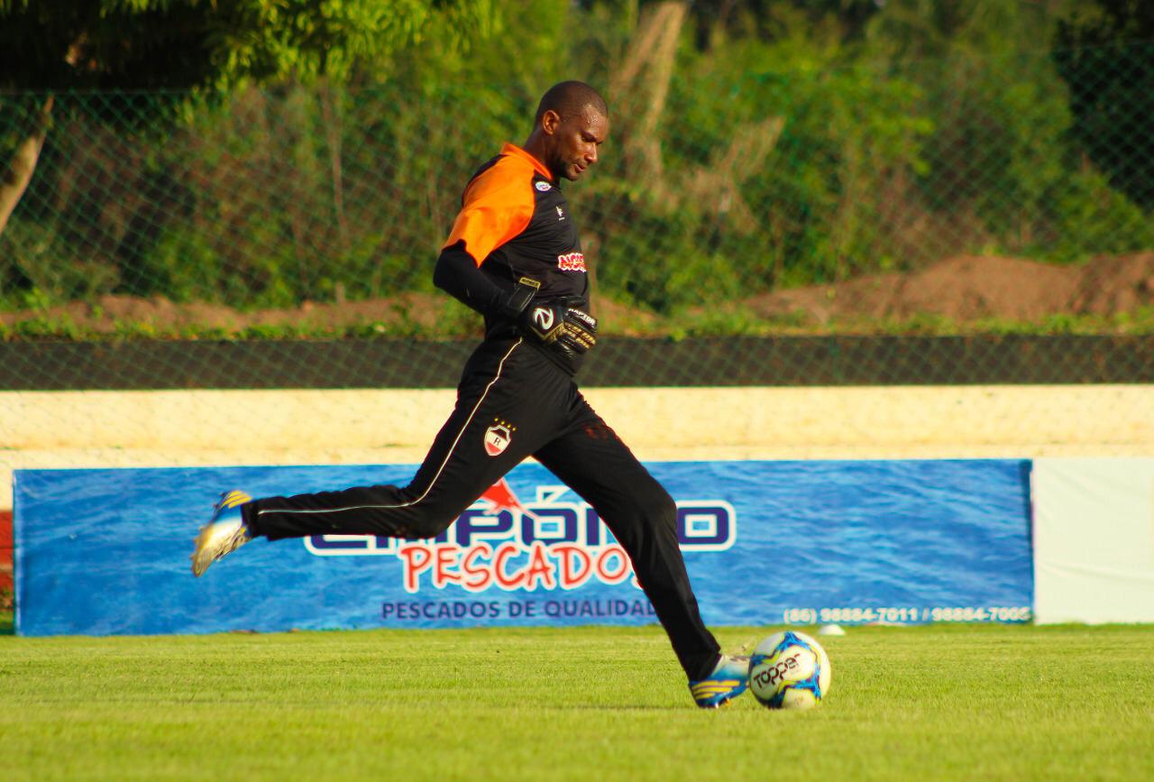 Mondragon, goleiro do River