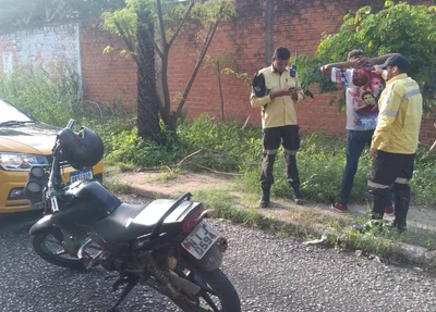 Homem com motocicleta roubada