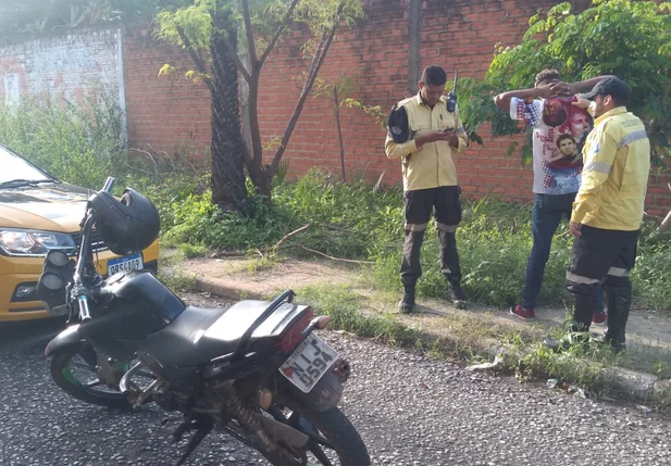 Homem com motocicleta roubada