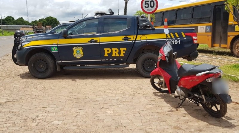 Motocicleta apreendida pela PRF