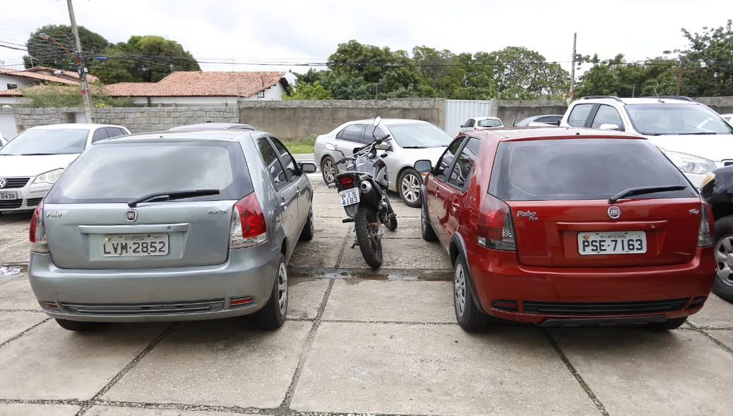 Carros encontrados com a quadrilha