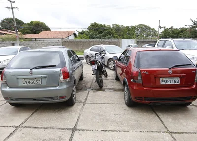 Carros encontrados com a quadrilha