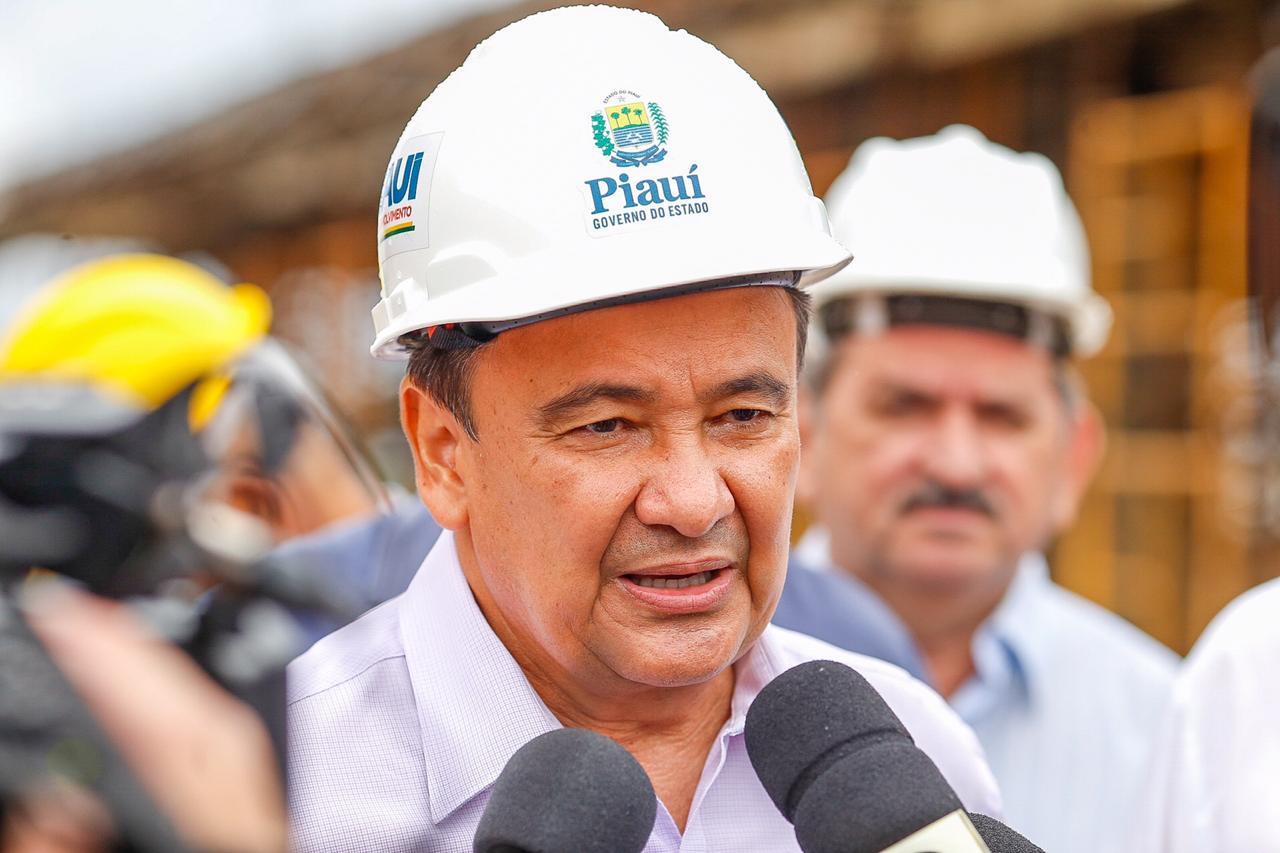 Governador Wellington Dias visita obras da nova maternidade de Teresina