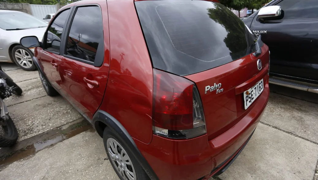 Um dos carros que a quadrilha usava para praticar os crimes 