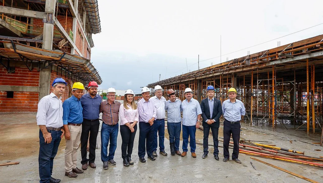 Visita a nova maternidade de Teresina