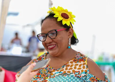 Elizete, vendedora de arrumadinhos no Capote da Madrugada 