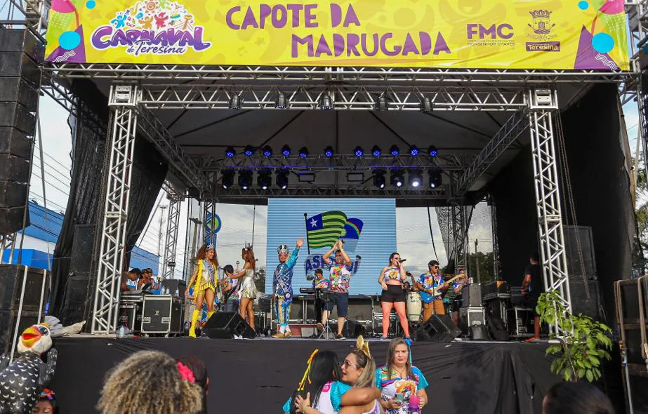 Palco no Capote da Madrugada