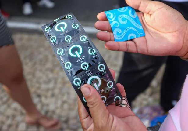 Prefeitura de Teresina faz distribuição de preservativos no Capote da Madrugada