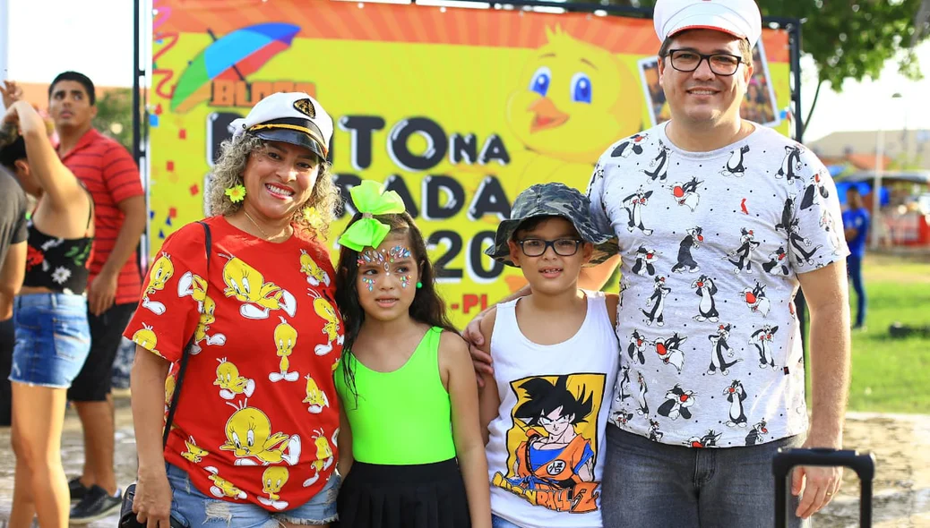 Família prestigia o bloco Pinto na Morada