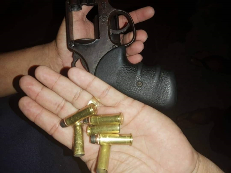 Homem é preso acusado de porte ilegal de arma de fogo no Morada do Sol