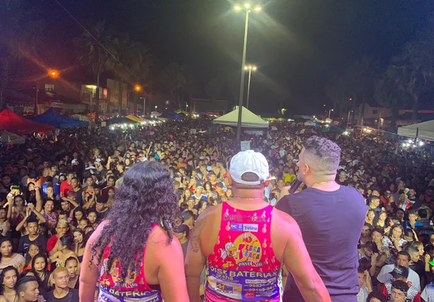 Bloco Kebra Kabaça na Praça Cultural do Dirceu