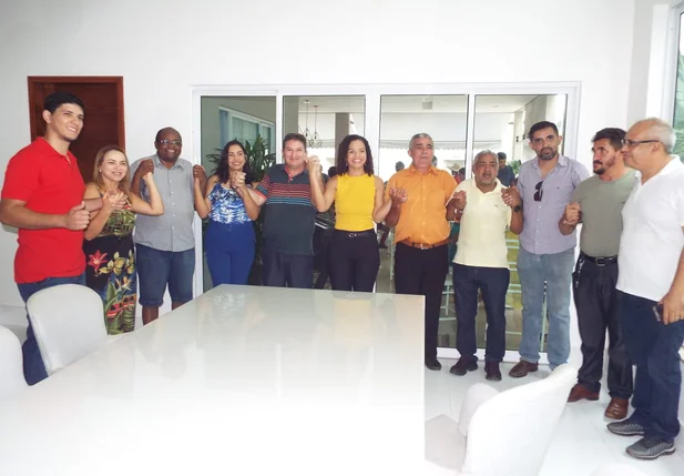 Ex-prefeito Chico Antônio declara apoio a pré-candidatura de Zezinho do Sorvete
