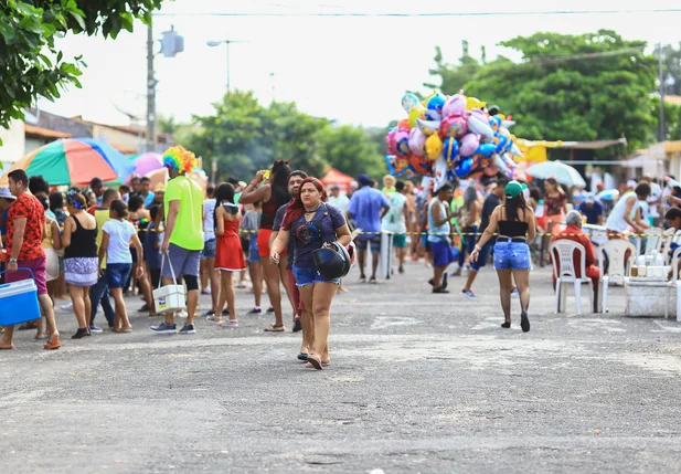 Muita gente no bloco vaca atolada 