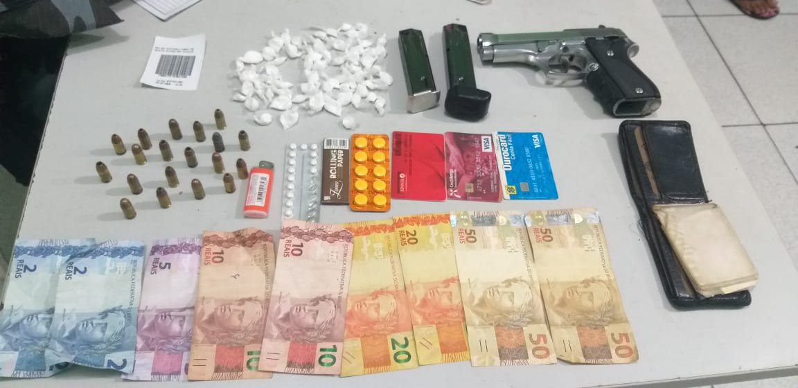 Objetos encontrados no carro 