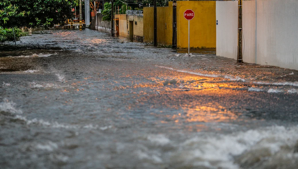 Zona leste toda alagada 