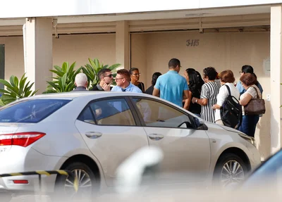 Familiares no velório 