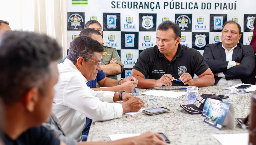 Reunião aconteceu pela manhã 