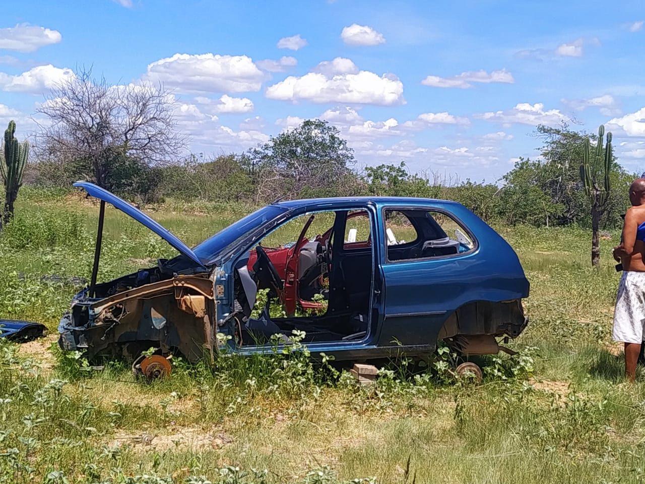 Veículo furtado no Piauí e e encontrado na Bahia