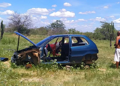 Veículo furtado no Piauí e e encontrado na Bahia