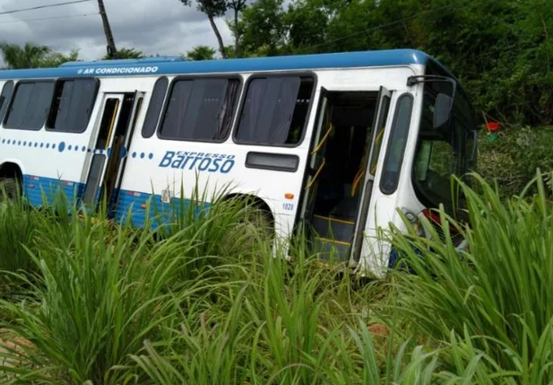 Ônibus da empresa Barroso  