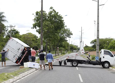 Acidente na avenida dos ipês 
