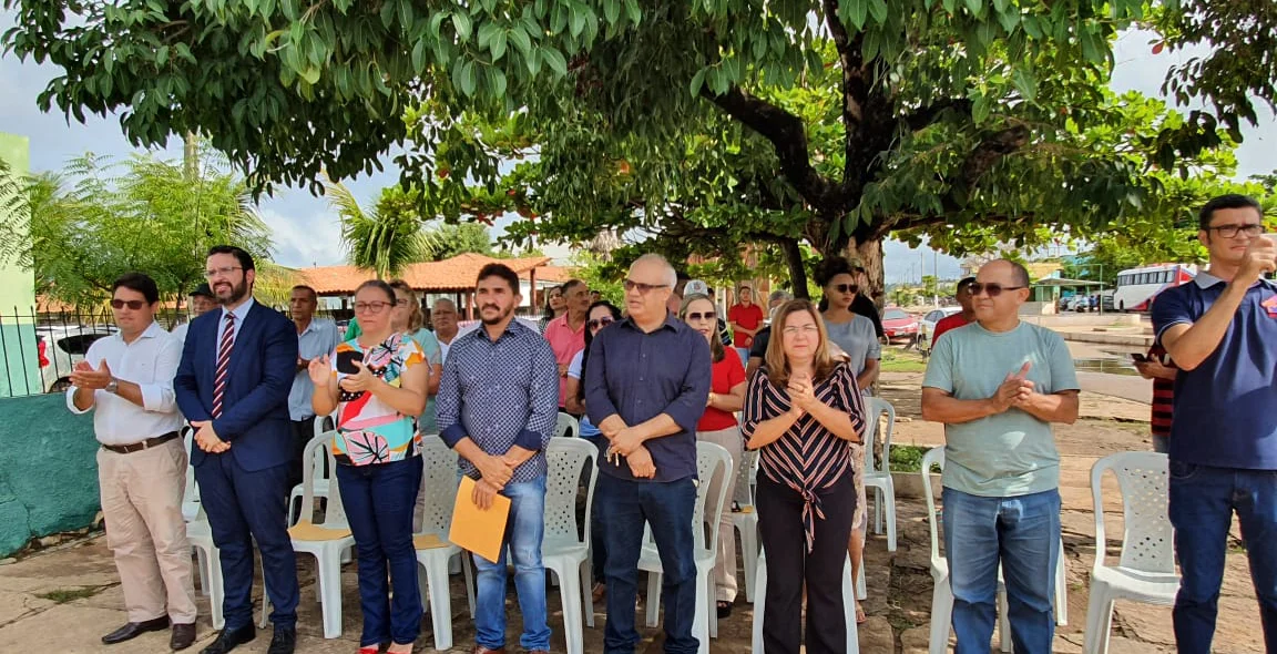 Autoridades presentes na solenidade