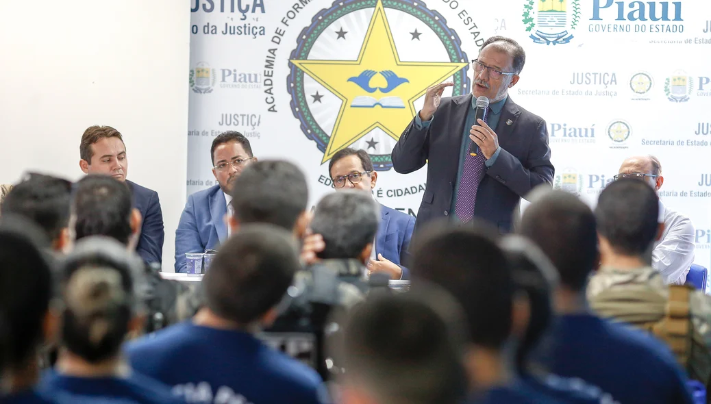Jacinto Teles participa da aula inaugural