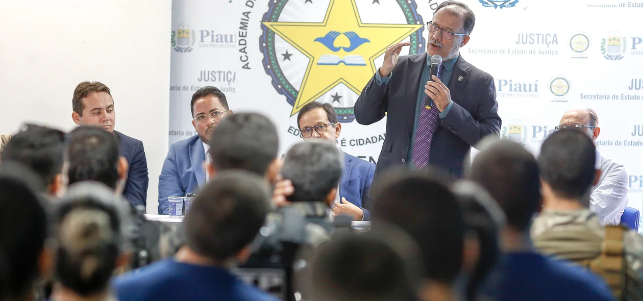 Jacinto Teles participa da aula inaugural