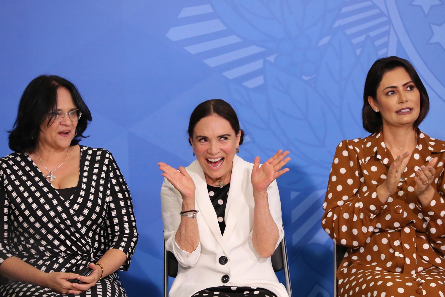 A atriz Regina Duarte, a Ministra Damares Alves, e a primeira dama Michelle Bolsonaro, durante posse da atriz como Secretária da Cultura em cerimônia no Palácio do Planalto em Brasília