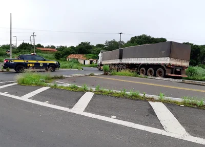 Caminhão que deu pane mecânica 