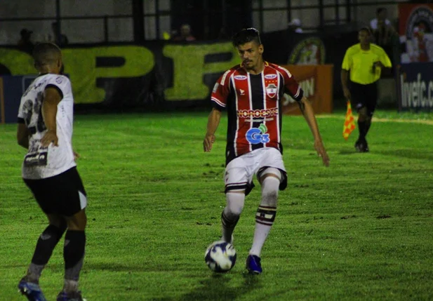 Lance na partida entre River e Ceará, pela Copa do Nordeste