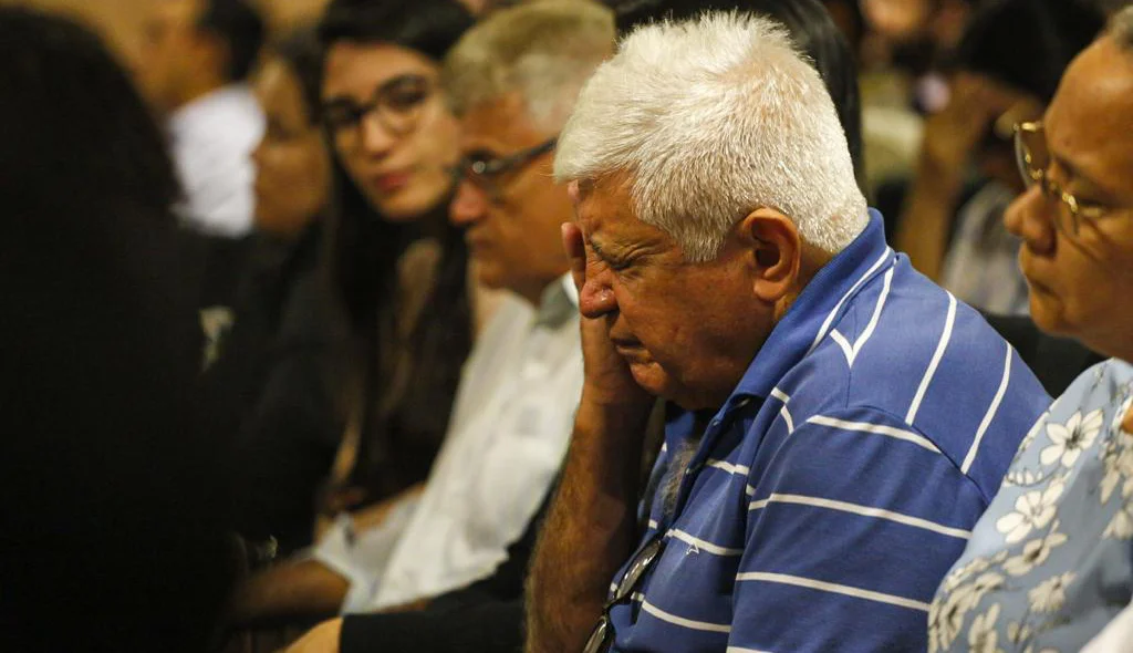 Pai de Francisco da Chagas Júnior e Bruno Queiroz se emociona no julgamento de Moaci Júnior