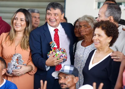 Wellington Dias comemora aniversário ao lado de Rejane dias e Regina Sousa