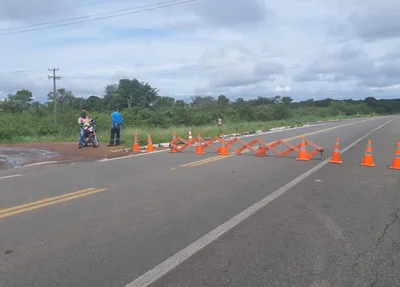 BR 343 é interditada entre Piripiri e Brasileira