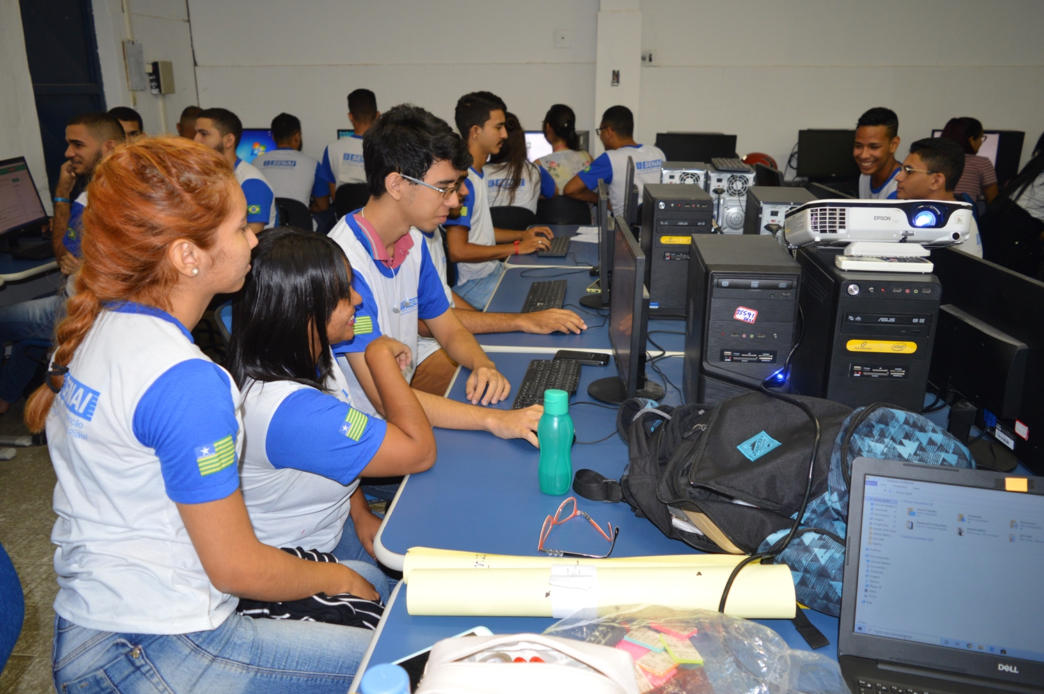 Programa de aprendizagem do SENAI prepara jovens para o mercado