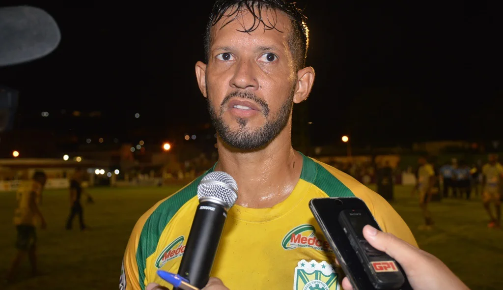 Atacante Raphael Freitas foi o autor dos três gols do Picos