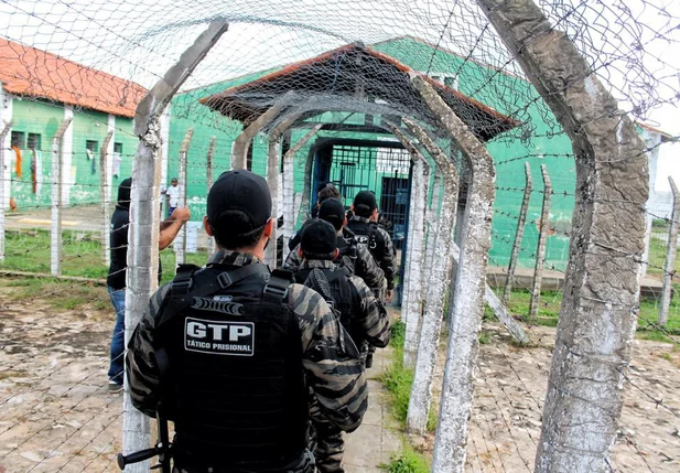Policiais penais do GTP
