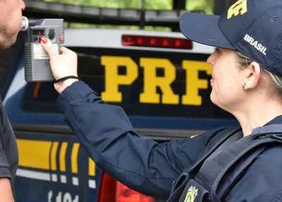 Teste do bafômetro realizado pela PRF.