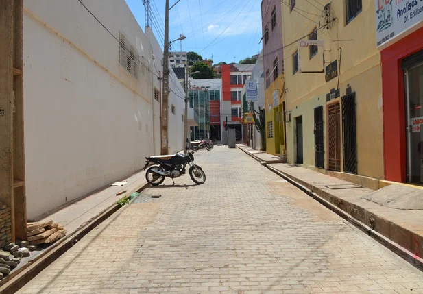 Calçadão Central está pronto há mais de seis meses