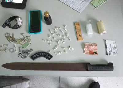 Objetos que estavam em posse do suspeito