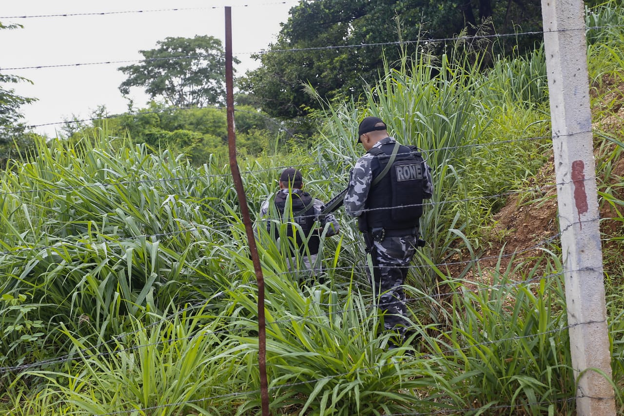  Matagal por onde os criminosos fugiram
