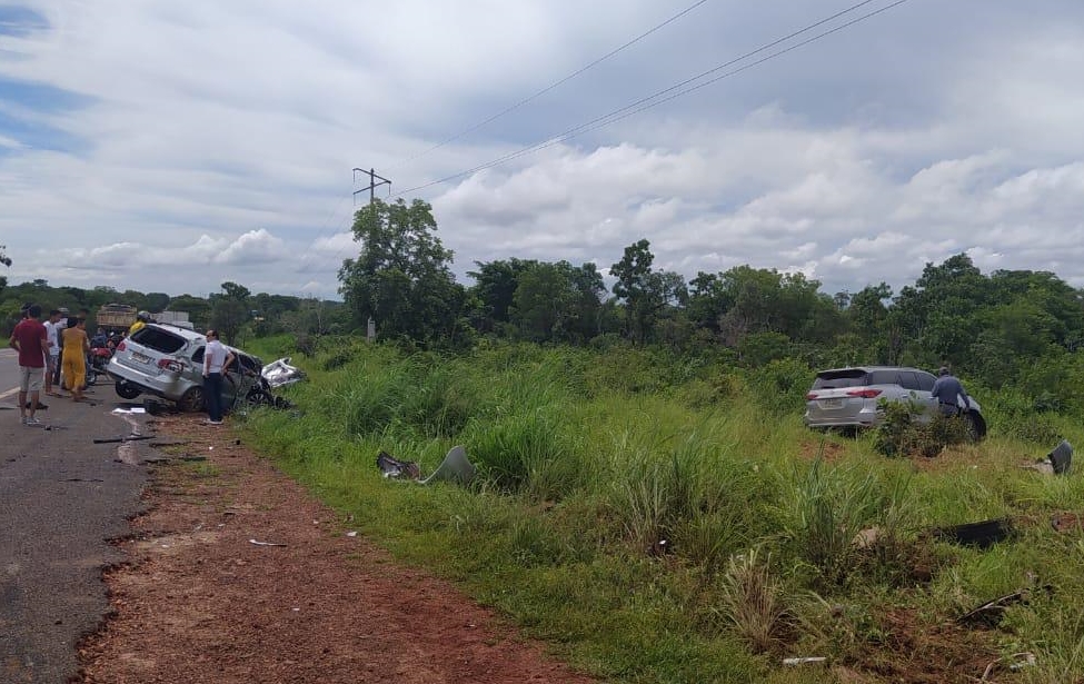 Acidente envolveu uma Hilux SW4 e uma Spacefox