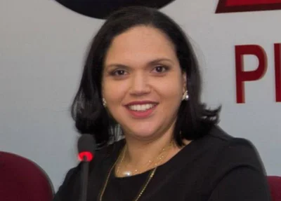 Advogada Elida Fabrícia