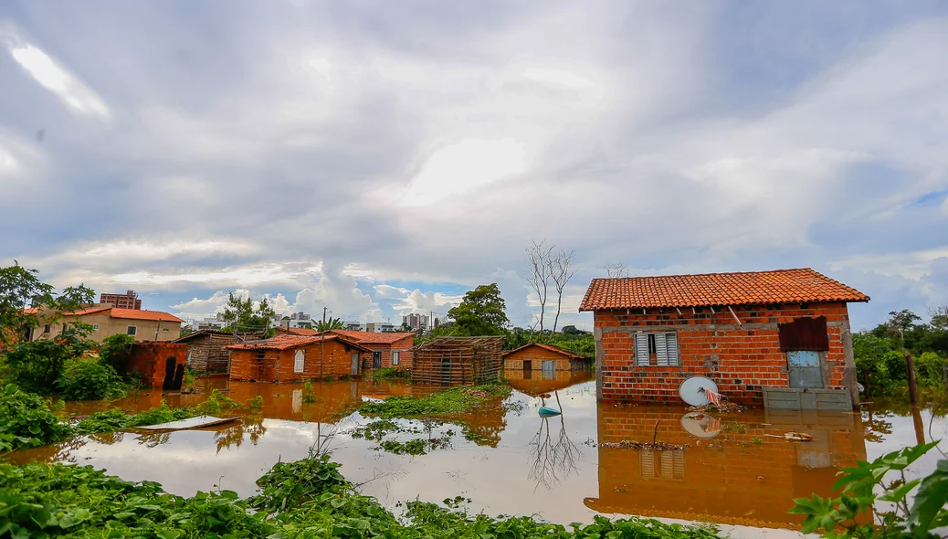 Água invadiu as casas 