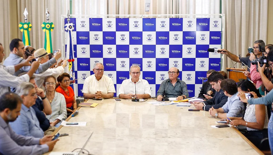 Firmino fala sobre medidas para combater o coronavírus em Teresina