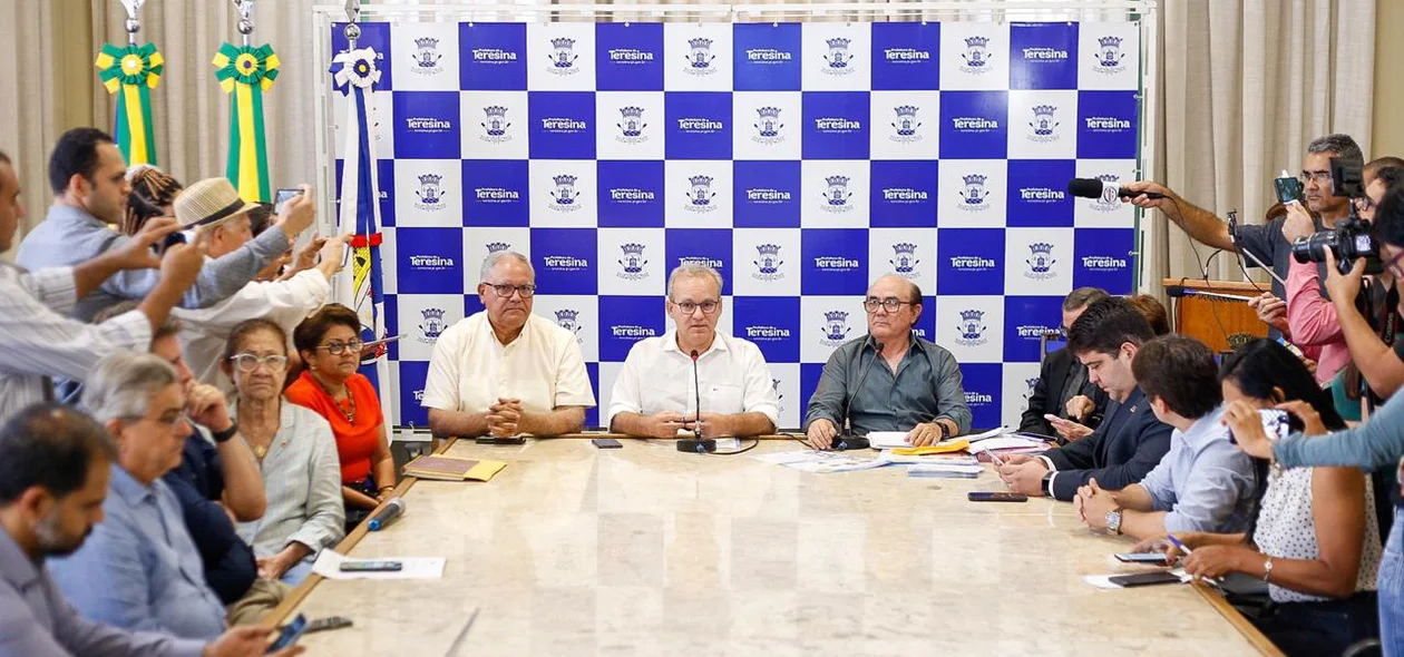 Firmino fala sobre medidas para combater o coronavírus em Teresina
