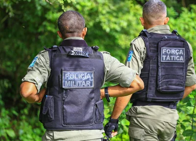 Polícia Militar no local do crime