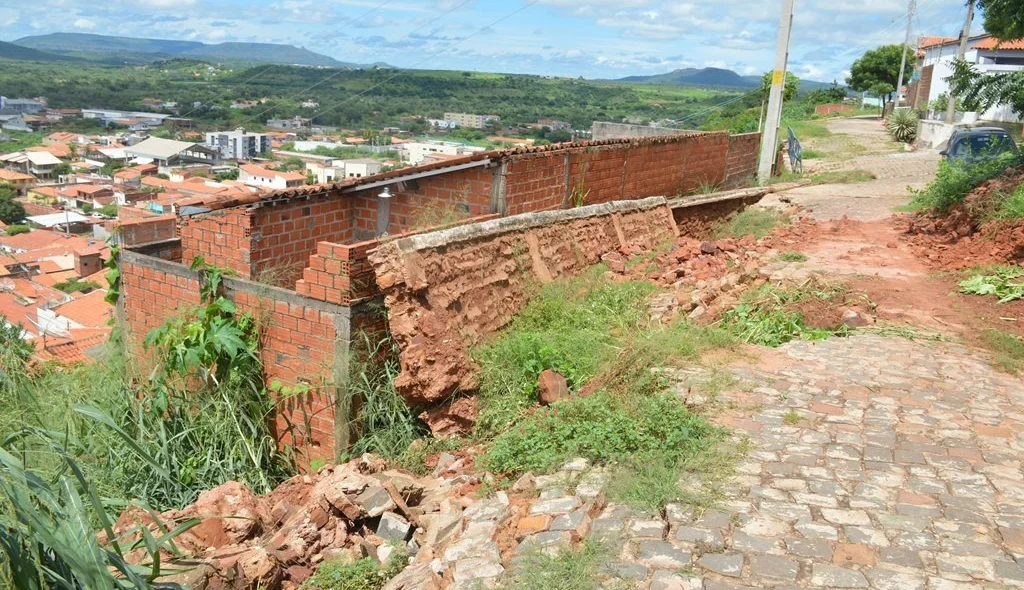 Rua está intrafegável para veículos