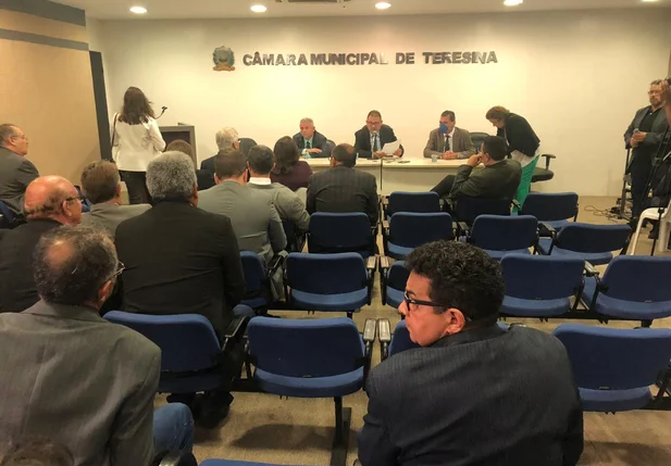 Vereadores no Plenarinho da Câmara de Teresina
