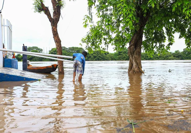 As águas do Rio Poti invadiram o restaurante